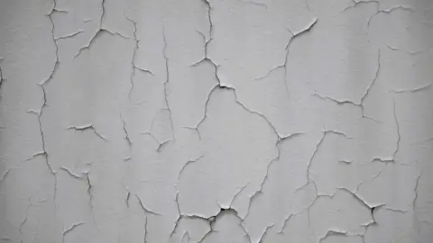 cracked vinyl siding repair How to Repair Cracked Vinyl Siding Yourself: DIY Guide How to Repair Cracked Vinyl Siding Yourself: Comparing the Best Methods